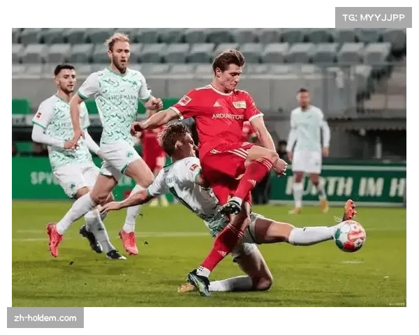 科隆0-0弗赖堡，双方门将屡献神扑，比赛以闷平收场。